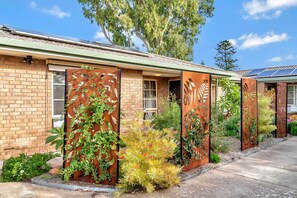 Exterior - Seaside Serenity at Henley (Henley Beach South)