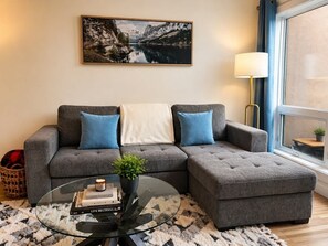 Smart TV, fireplace, video games, offices - "Alpine Hideaway" at Alpine Village (Canmore)