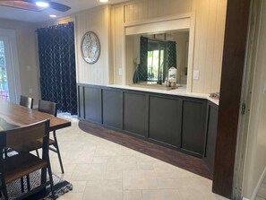 Dining - 3/3 Private home in Port Richey with cool AC and Hot tub. Families Welcome. (Port Richey)
