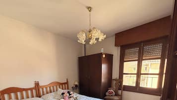 4 Schlafzimmer, Bügeleisen/Bügelbrett, Internetzugang