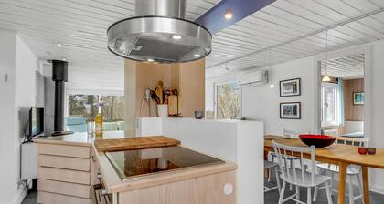 Gorgeous home in Sydals with WiFi