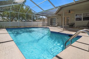 Pool - Darkwood Farmhouse Getaway in Spring Hill (Spring Hill)