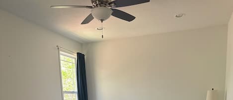 3 chambres, fer et planche Ă repasser, accĂšs Internet, draps fournis