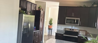 Beautiful 3-bedroom house with AC in pleasant Columbus