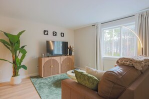 Living area - Shoreline Scandi Suite: Townhouse Near Trails (Colchester)
