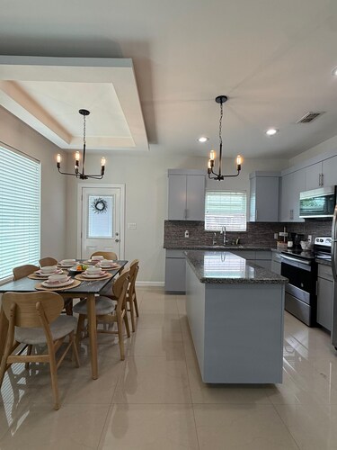 2-bedroom apartment in peaceful Pharr with AC for relaxing stays