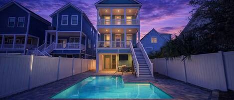 Outdoor pool, a heated pool