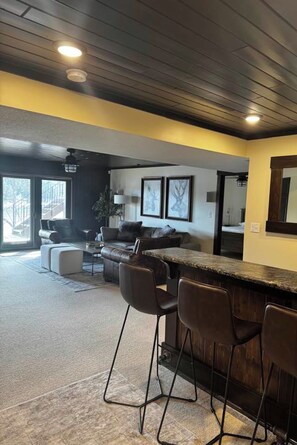 Interior - Make Memories on the Whitefish Chain. Cozy Northwoods Getaway. Sleeps up to 13! (Pequot Lakes)