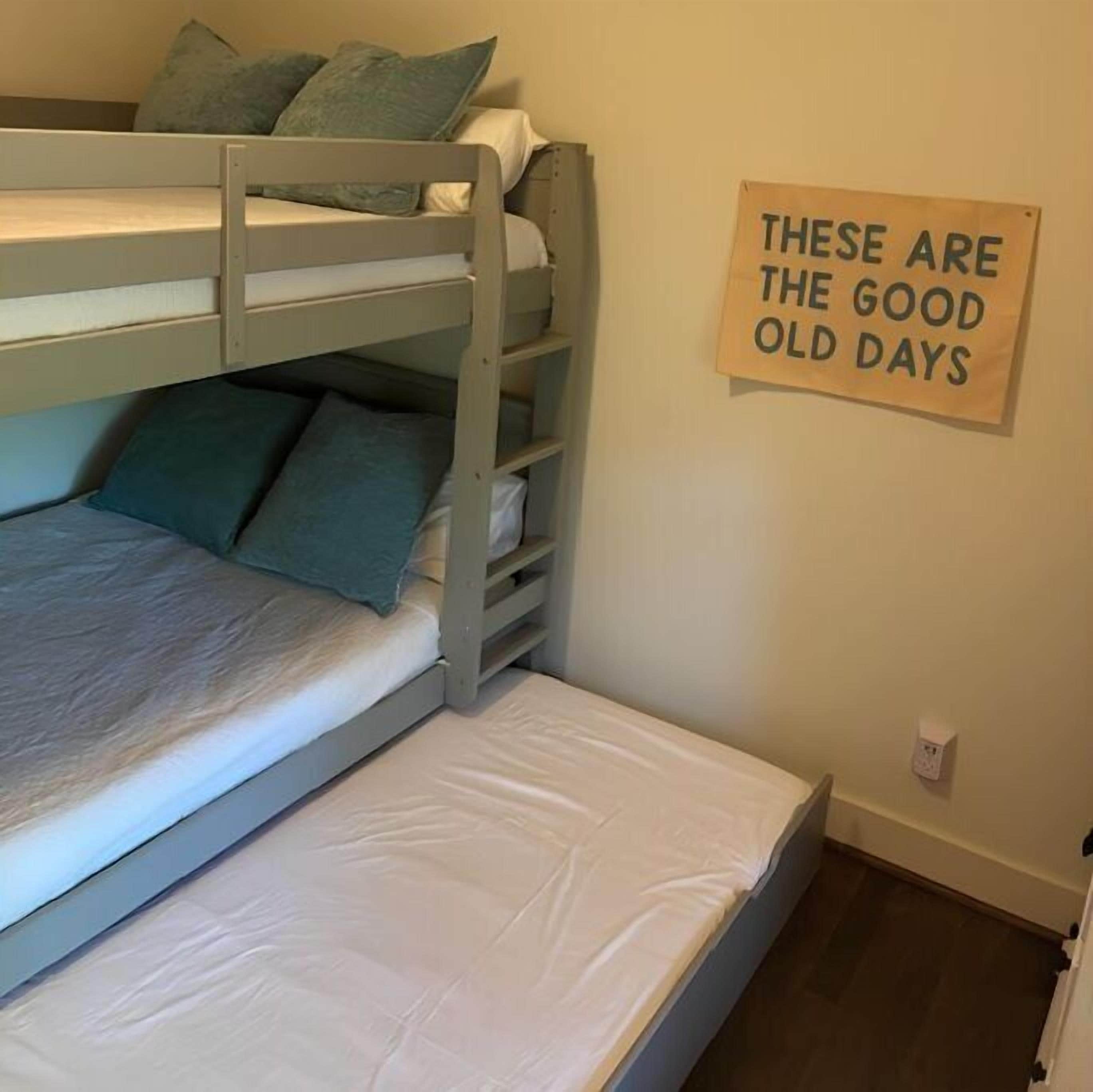 3 bedrooms, iron/ironing board, free WiFi, bed sheets