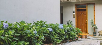 Yishan Resort Courtyard