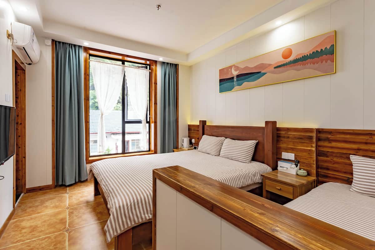 Comfort Triple Room, 1 Bedroom | Blackout curtains, free WiFi, bed sheets