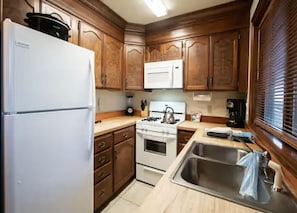 Private kitchen - Cozy 2-bedroom condo in beautiful Steamboat Springs with AC (Steamboat Springs)