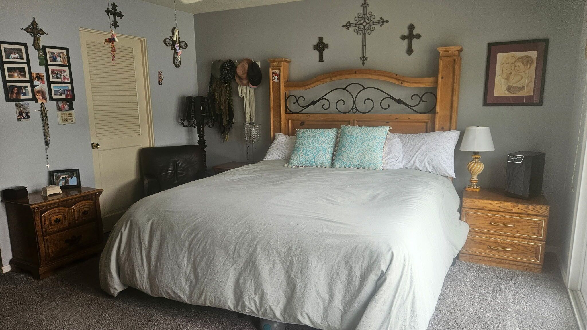 Iron/ironing board, WiFi, bed sheets