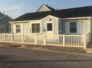 Exterior - Charming 4-bedroom, 2-bath getaway to Lavallette's pristine beach. (Lavallette)