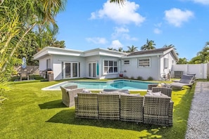 Pool - Lighthouse Point Poolside Retreat (Lighthouse Point)