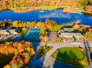 Sports court - Peaceful Poconos Escape! Fireplace + Firepit + Lake & Pool Access. (Tobyhanna)
