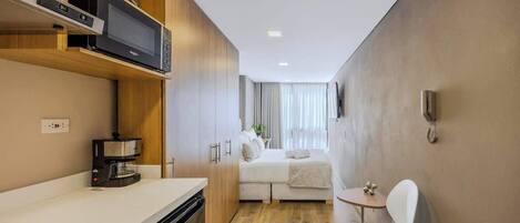 Studio, 1 grand lit, cuisine, vue ville (Basilea 402)