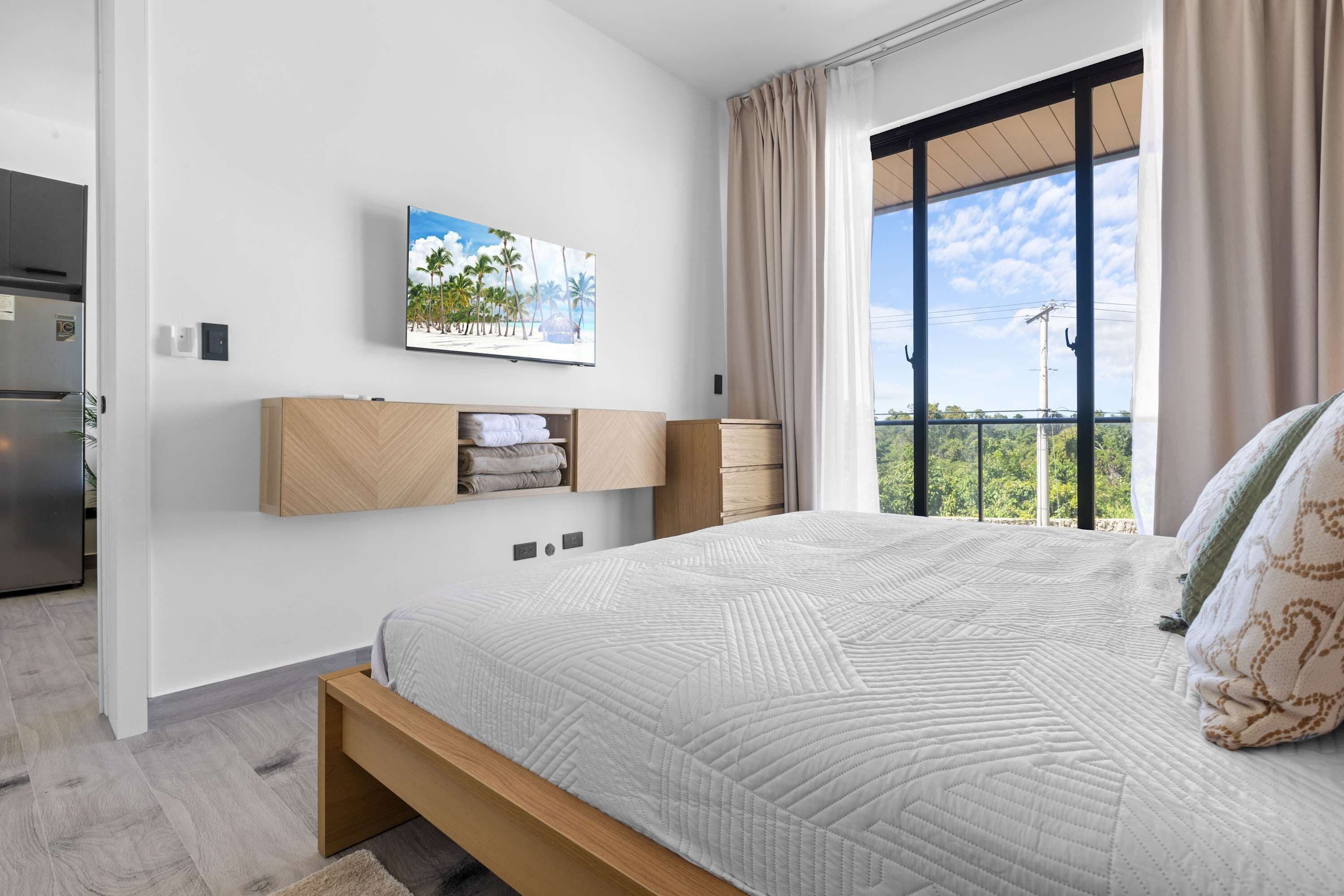 Apartment, 1 King-Bett und Schlafsofa, Poolzugang (The Towers F210) | 1 Schlafzimmer