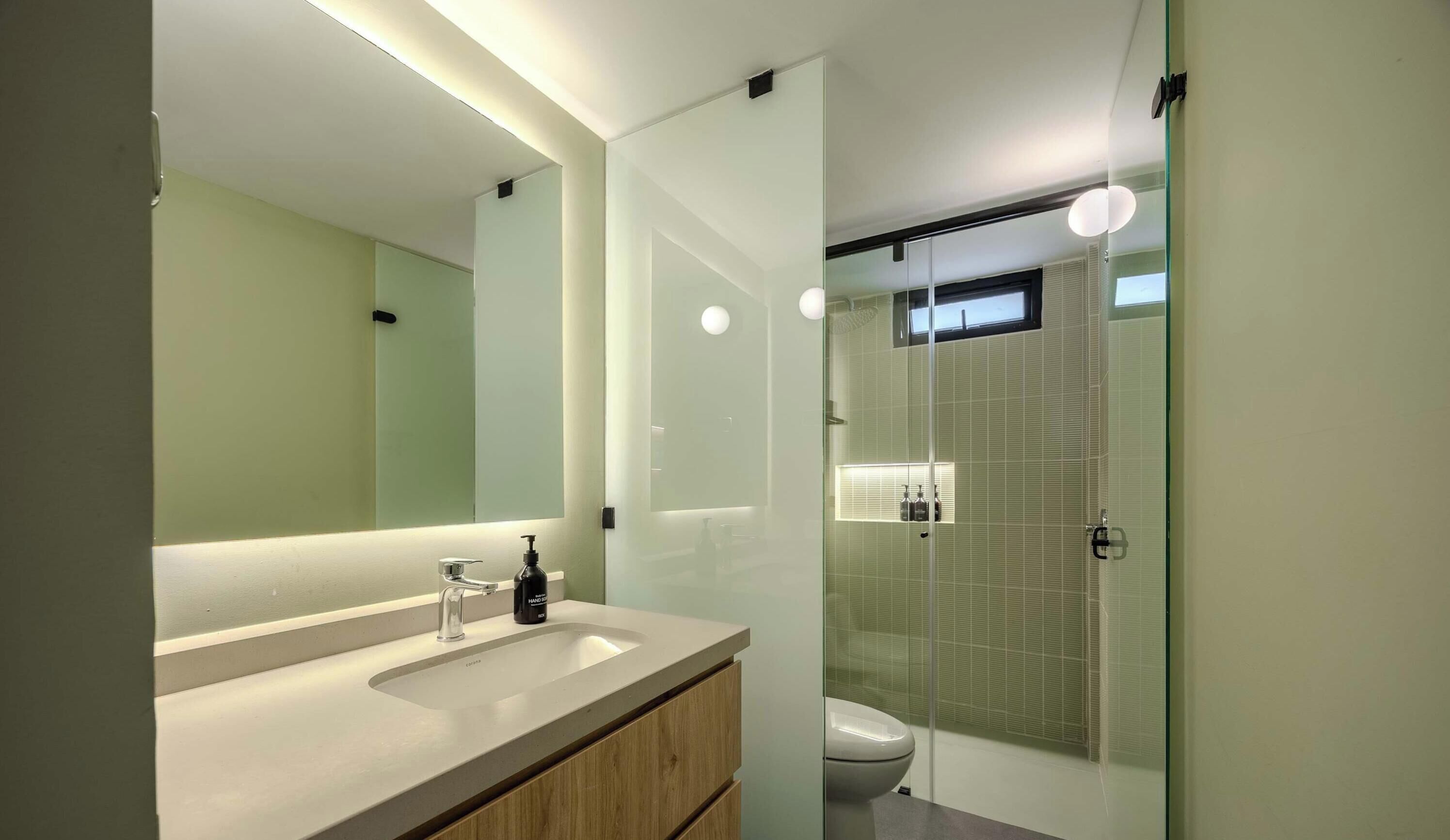 Apartamento, 2 camas Queen, varanda, vista para a cidade (Gardens B103) | Banheiro