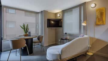 Apartment, 1 Doppelbett, Terrasse, Stadtblick (Gardens A202 ) | Wohnbereich