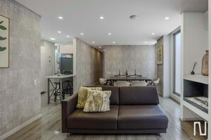 Căn hộ, nhiều giường, bồn tắm nước nóng, quang cảnh thành phố (Balcones 202) | Khu phòng khách
