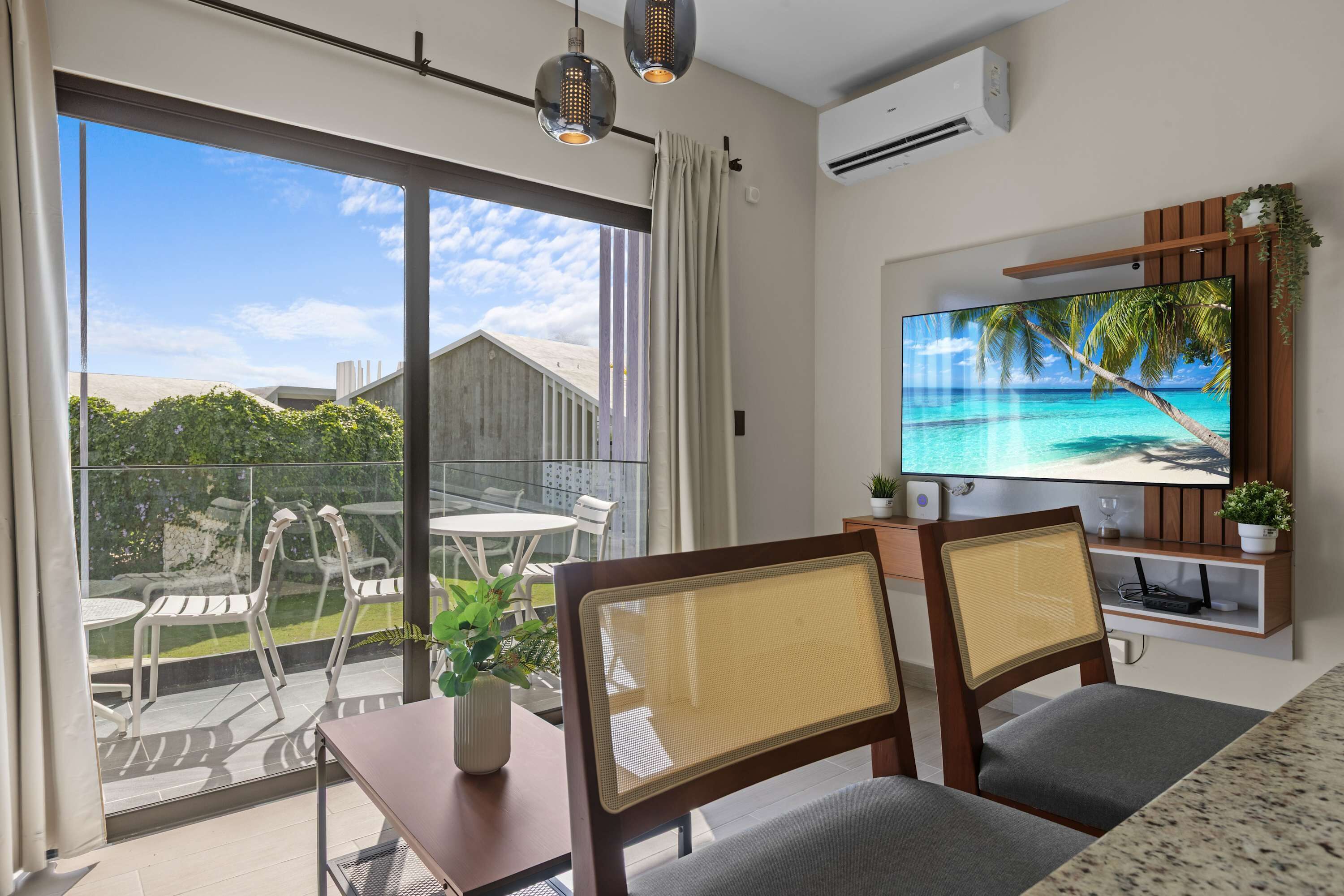 Apartment, 1 Queen Bed with Sofa bed, Pool Access, City View (Panorama G1-211) | Interior