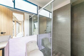 Apartment, 1 Queen Bed, Balcony, City View (Mambe 902) | Bathroom - NOK Perfect 1 BR in Chapinero (Bogotá)