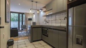 Ảnh chưa phân loại, 2 trong số 24 ảnh, nút
