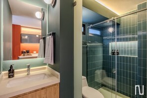 Apartamento, 1 cama de casal, varanda, vista para a cidade (Gardens A201) | Banheiro