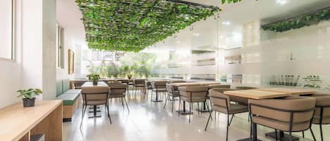Departamento, varias camas, hidromasaje, vista a la ciudad (Balcones 303) | Restaurantes