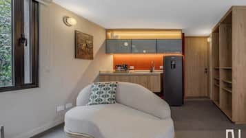 Apartment, Multiple Beds, Patio, City View (Gardens A101 y A102) | Interior