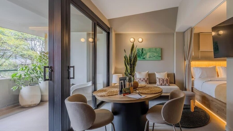 NOK Bright 1BR With Outdoor Terrace