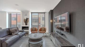 Apartment, Multiple Beds, Patio, City View (Balcones 502) | Living area