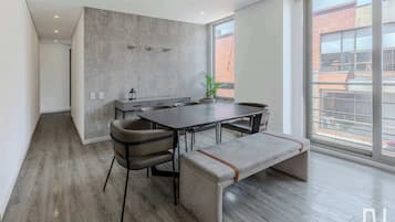 Apartment, Multiple Beds, Patio, City View (Balcones 502) | Dining