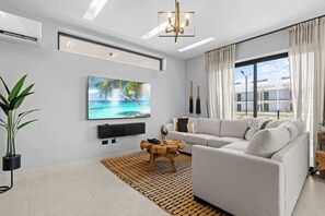 Ferienhaus, Mehrere Betten, Poolzugang, Poolblick (ZIBA B16) | Wohnbereich