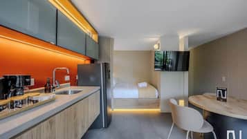 Apartamento, 1 cama de casal, varanda, vista para a cidade (Gardens A203 ) | Cozinha privada