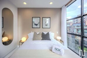 Studio, 1 Queen Bed, Kitchen, City View (Fusion 501) | 1 bedroom - NOK Designer Studio in Chico (Bogotá)