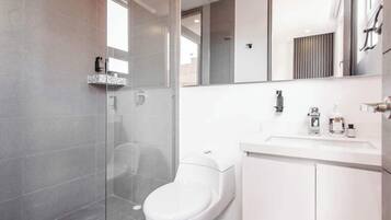 Lejlighed - 2 queensize-senge - balkon - byudsigt (Balcones 503) | Badeværelse