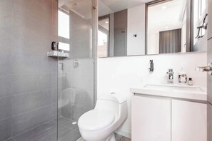 Lejlighed - 2 queensize-senge - balkon - byudsigt (Balcones 503) | Badeværelse