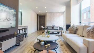 Lejlighed - 2 queensize-senge - balkon - byudsigt (Balcones 503) | Opholdsområde