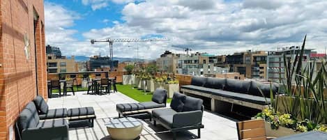 Apartment, 1 Queen Bed, Balcony, City View (Oruga 94 501) | Outdoor dining