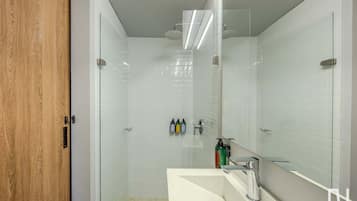 Departamento, 1 cama Queen size, balcón, vista a la ciudad (Vivo52 611) | Baño