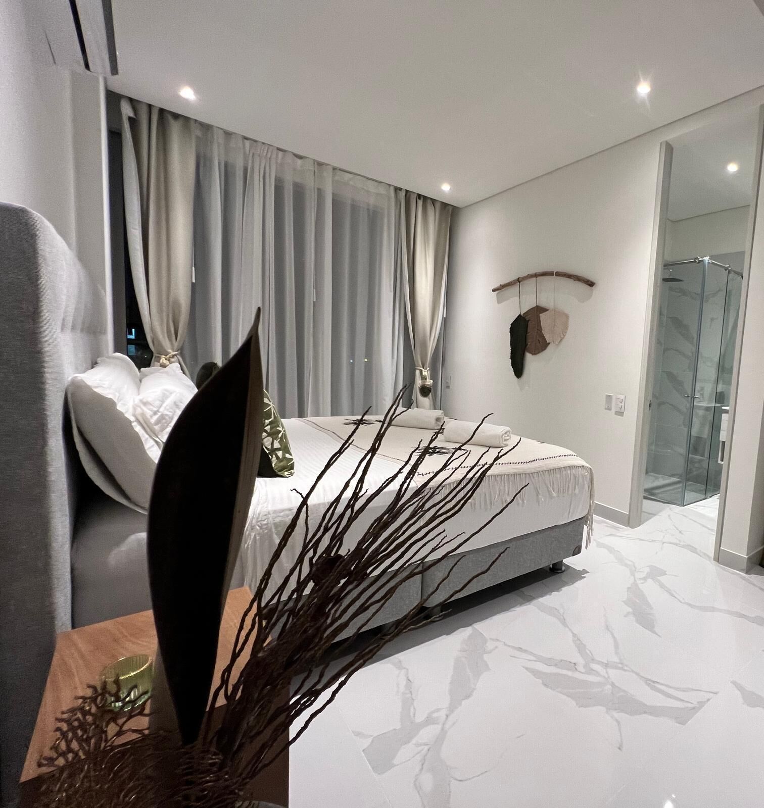 Apartment, 1 Queen Bed with Sofa bed, Pool Access, City View (Suiloft 507) | 1 bedroom