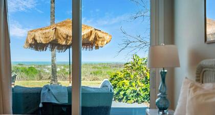 Tropical Backyard Cocoa Beach Escape • Oceanfront Patio • Steps to the Beach 🌴🍹