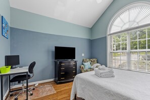 2 chambres, bureau, fer et planche à repasser, accès au Wi-Fi (inclus)