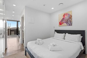 2 bedrooms, iron/ironing board, free WiFi, bed sheets - The Union & Co Suite — Two Bedrooms, Two Bathrooms (Auckland City)