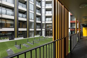 Property grounds - The Union & Co Suite — Two Bedrooms, Two Bathrooms (Auckland City)