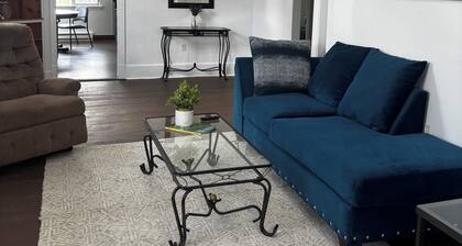 Enjoyable 2-bedroom apartment in lovely Oakland near local hotspots