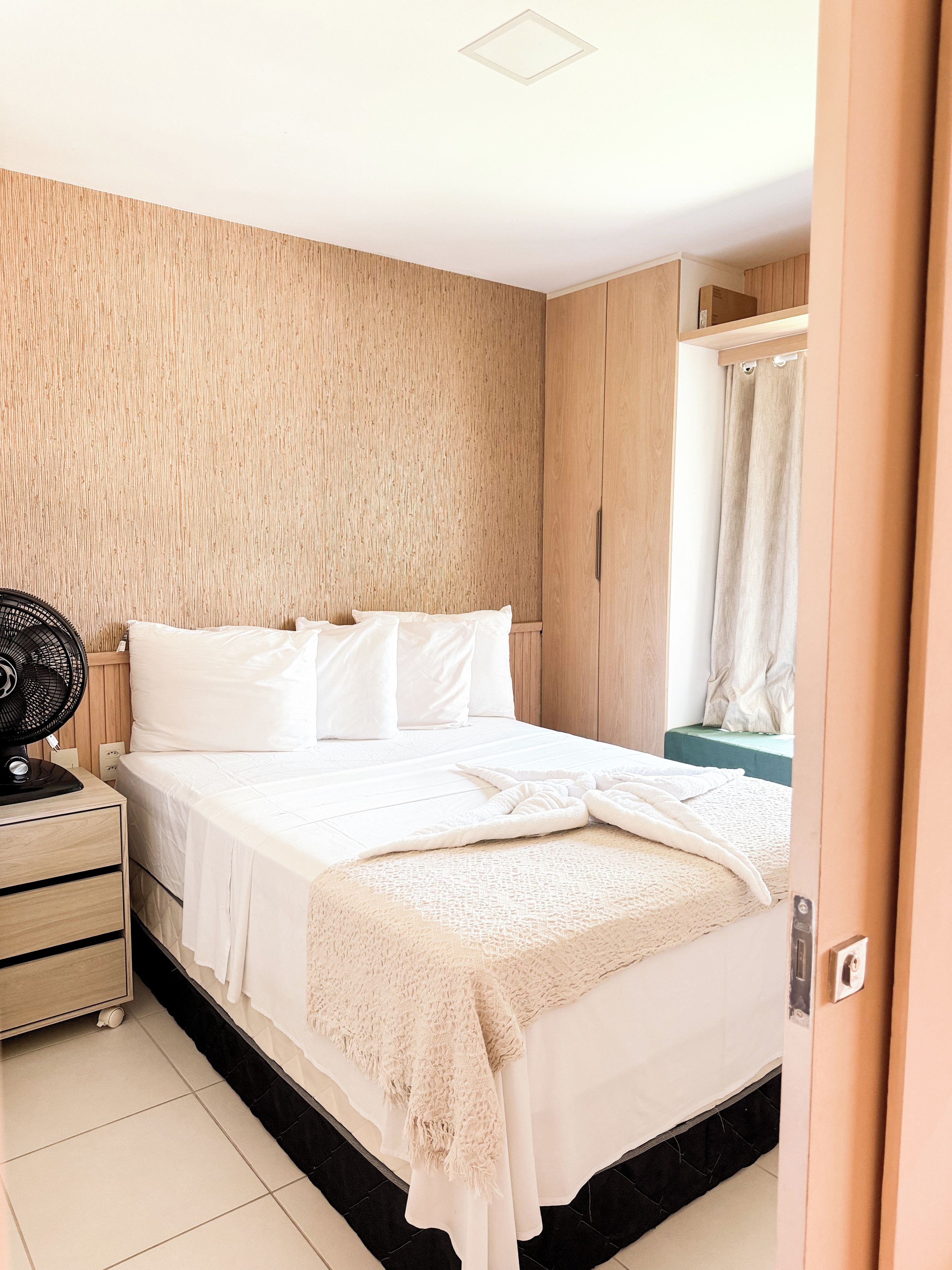 1 dormitorio, tabla de planchar con plancha, wifi gratis y ropa de cama