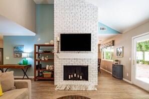 TV - Bamboo-Lined Back Deck & Patio w/ Fire Pit; Dog-Friendly; Community Pool, Pickleball & Playground (Hilton Head Island)